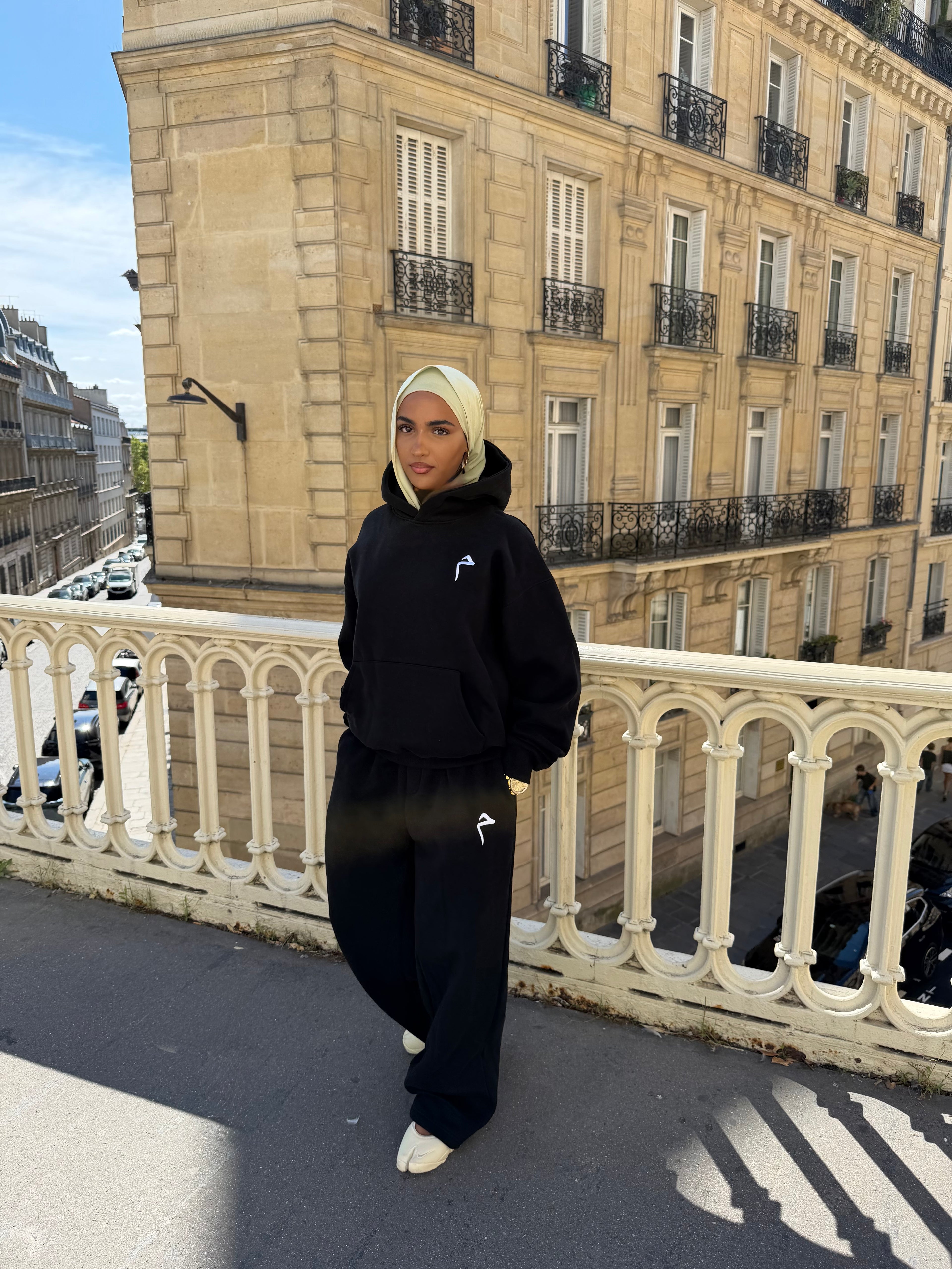 MENARA Hoodie